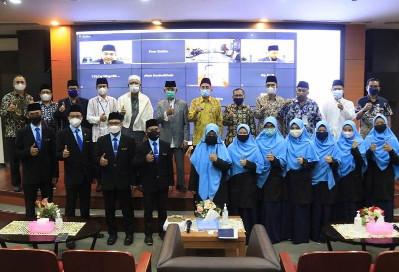 Penyerahan Kader Ulama Kaltim
