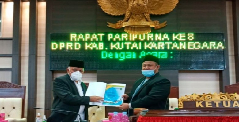 Pemkab Kukar Sampaikan Nota Keuangan dan Raperda Perubahan APBD 2020