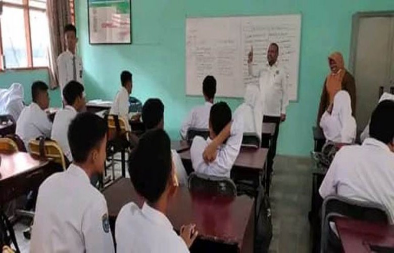Akhmed Reza Fahlevi Kunjungi SMK Negeri 2 Tenggarong,  Pastikan Bantuan 108 Mebel Terealisasi Tahun Ini