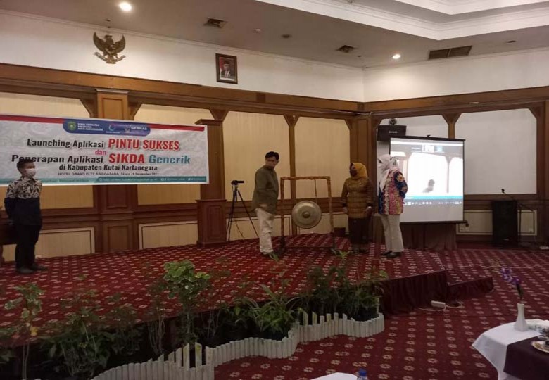 Sekda Kukar Launching Aplikasi Sistem Informasi Kesehatan