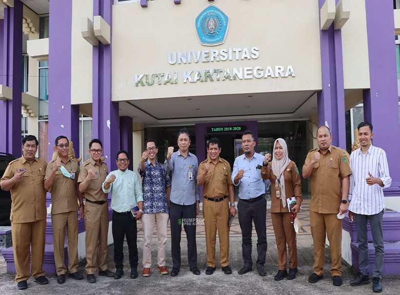 Sekwan Lakukan Kunjungan ke Unikarta