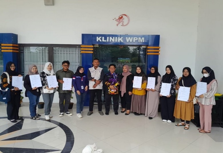 Dispora Kukar Serahkan 10 Sertifikat Halal UMKM