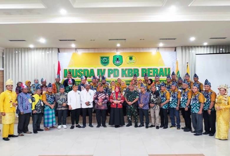 Bupati Buka Musda KBBKT “Bergerak Banjar Menjemput Dunia”