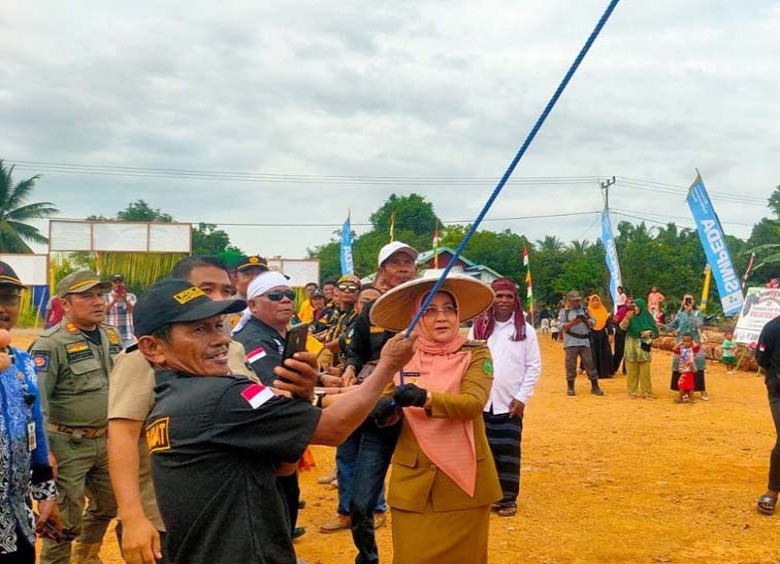 Sri Juniarsih Mas: Pendirian Tiang Rumah Adat Tunjukkan Semangat Gotong Royong