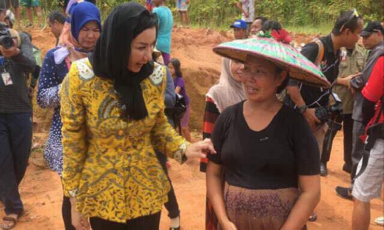 Banjir Belum Surut, Pengungsi di Muara Kaman Masih Bertahan