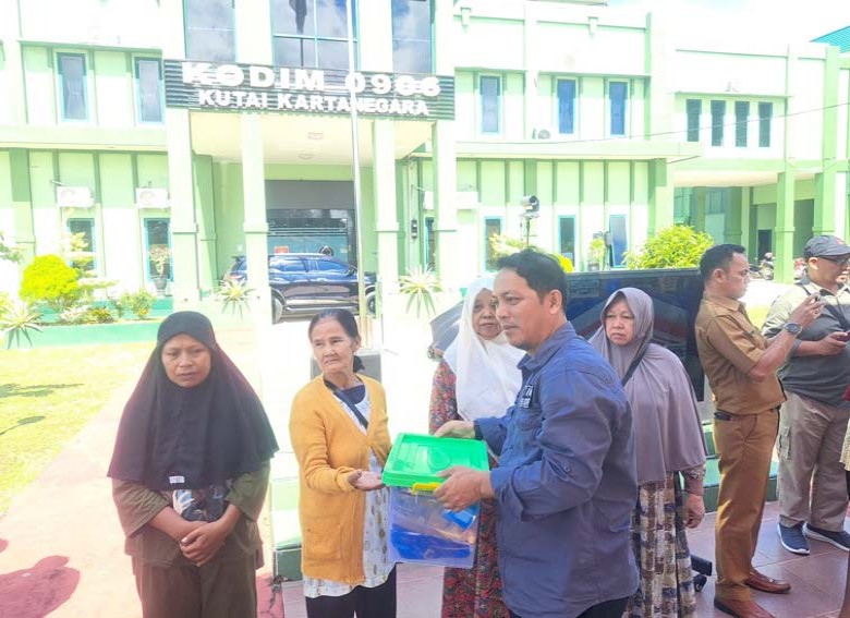 Disperindag Kukar Berpartisipasi Dalam Bazar TNI