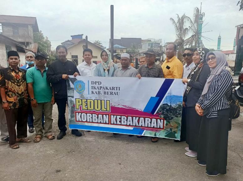 Peduli Korban Kebakaran, DPD Ika Pakarti Kunjungi dan Bantu Sembako