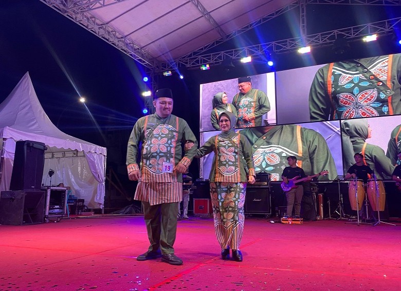 Ikut Lestarikan Budaya Daerah, Dispora Kukar Tampilkan Baju Miskat Motif Buah Elai