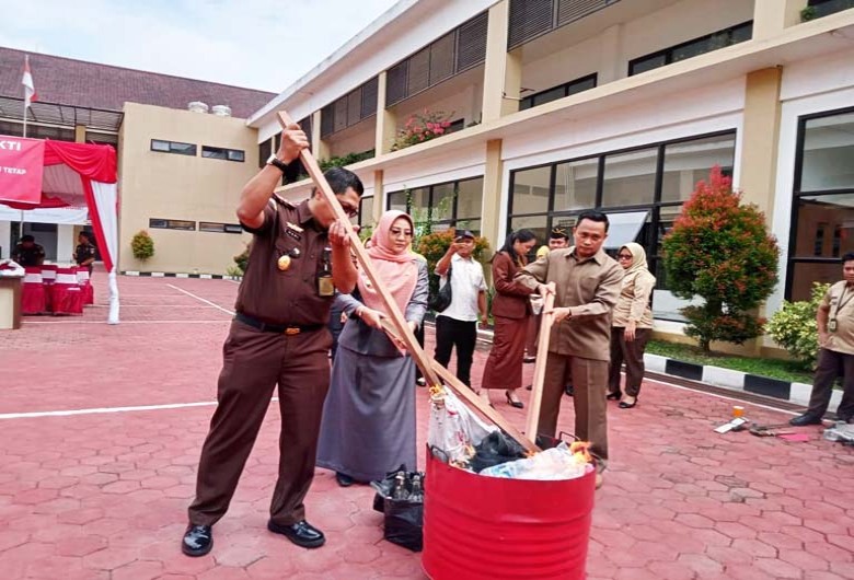 Kejari Berau Musnahkan BB 124 Perkara, Termasuk 491,082 gram Sabu dan 10.468 butir Double L
