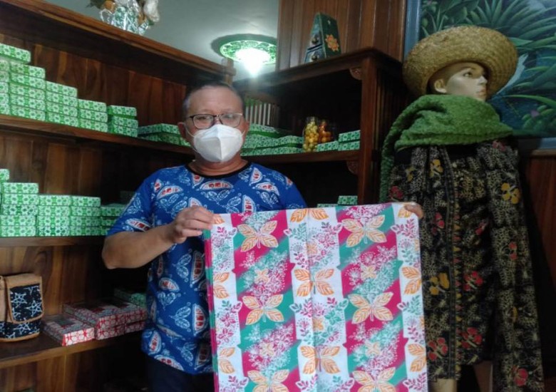 Imam Mardioto Ciptakan Karya Batik Melayu Khas Kutai
