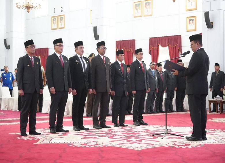 Kukuhkan Enam Penjabat Sementara Bupati dan Walikota di Kaltim, Pj Gubernur: Segera Bergerak dan Bekerja Cepat