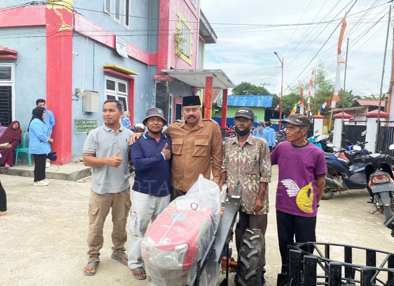 Pemkab Kukar Beri Bantuan Alsintan Untuk Dorong Hilirisasi Pertanian