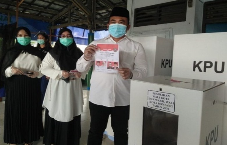 Neni dan Joni Unggul di Tempat Mencoblos