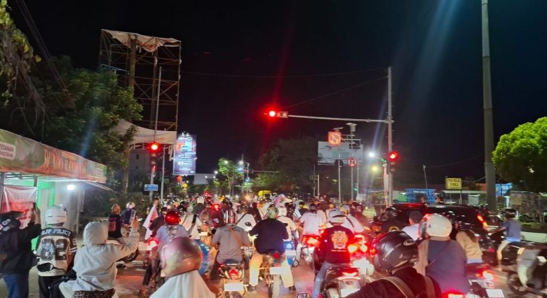 Pulang ke Tanah Kutai, Rita Widyasari Terharu Disambut Ratusan Warga