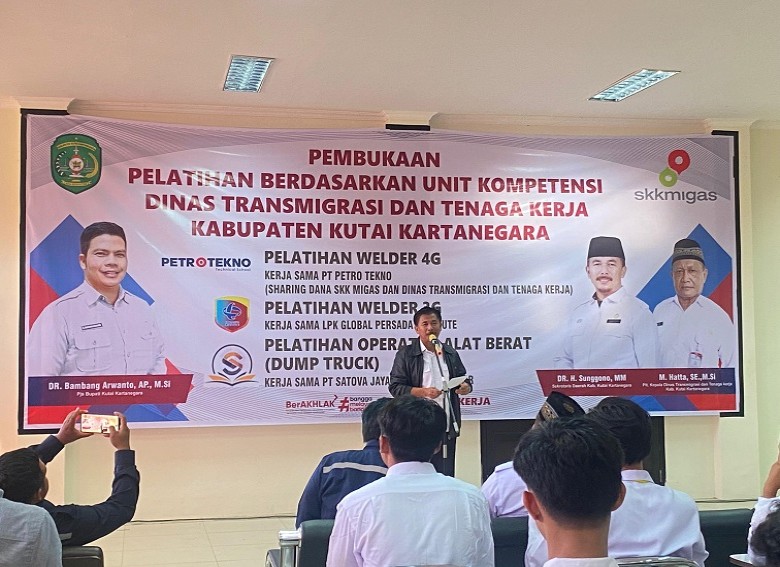 Sekda Sunggono Resmi Buka Pelatihan Welder dan Operator Alat Berat di Tenggarong Seberang