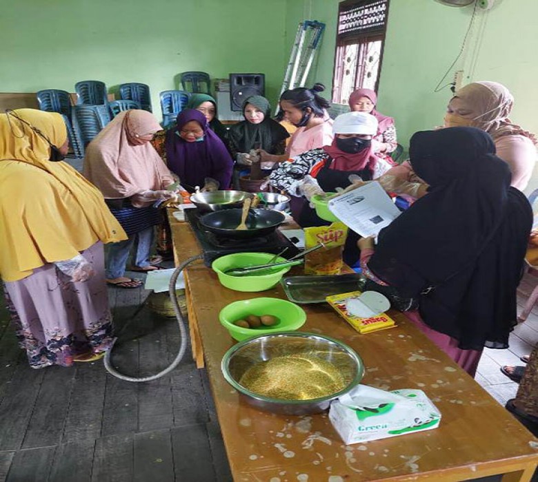 Warga Bakungan Antusias Ikuti Pelatihan Produk Olahan Makanan