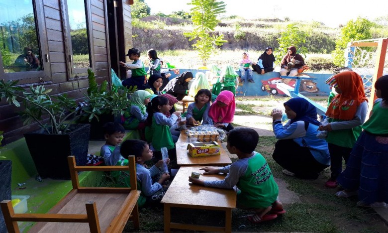 TK Kehidupan Elfhaluy,  Bentuk Karakter Anak Melalui Market Day