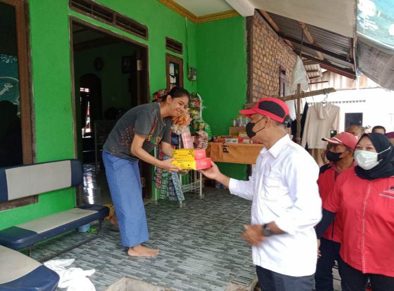 Budiono Reses di Kampung Nelayan, Usulkan Perbaikan Jalan Kayu