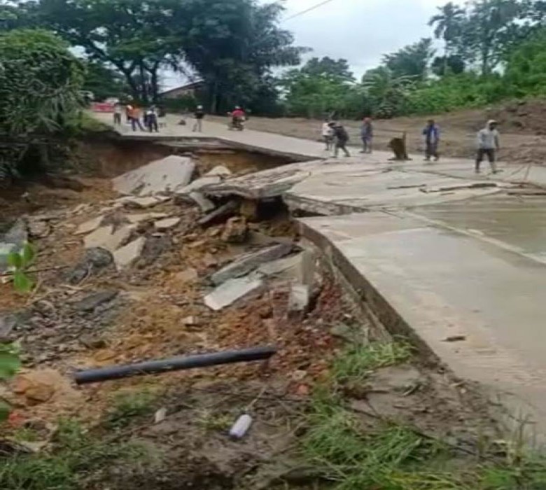 Jalan Poros L2 Tenggarong Seberang Terputus