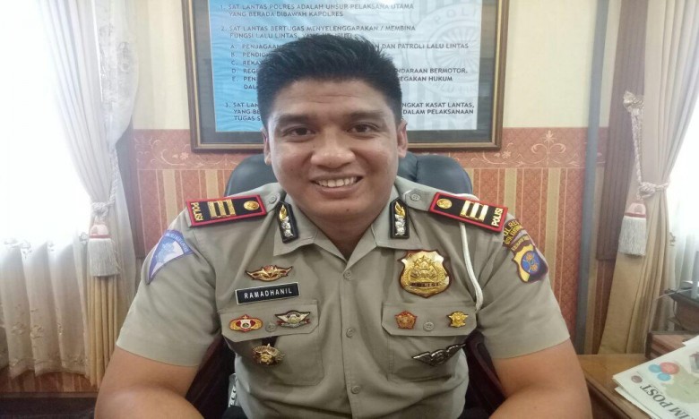 Anak-Anak Wajib Pakai Helm
