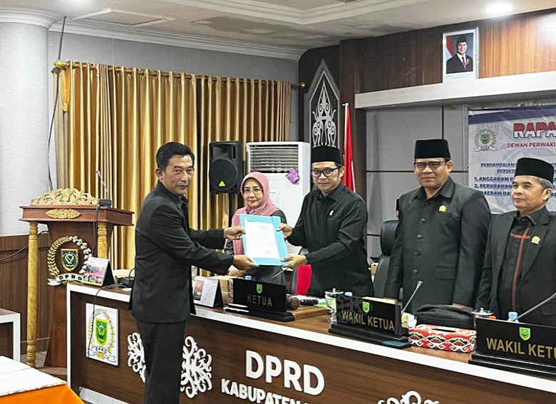 Kritik Pemangkasan APBD 2026 Dalam Paripurna Berau, Demokrat–PDIP Setuju Dua Raperda