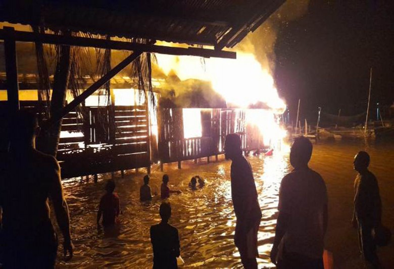 Kebakaran Hanguskan Tiga Rumah di Muara Muntai