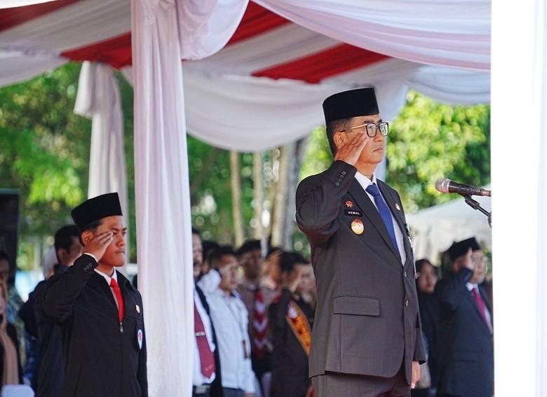 Pimpin Upacara Peringatan Hari Sumpah Pemuda 2024, Pj Gubernur: Pemuda Adalah Kekuatan Kaltim Membangun Daerah