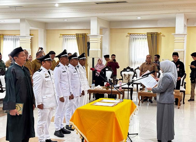 Empat Kepala Kampung PAW di Berau Resmi Dilantik, Bupati Sri Juniarsih Minta Segera Bergerak Membangun Kampung dan Jaga Integritas