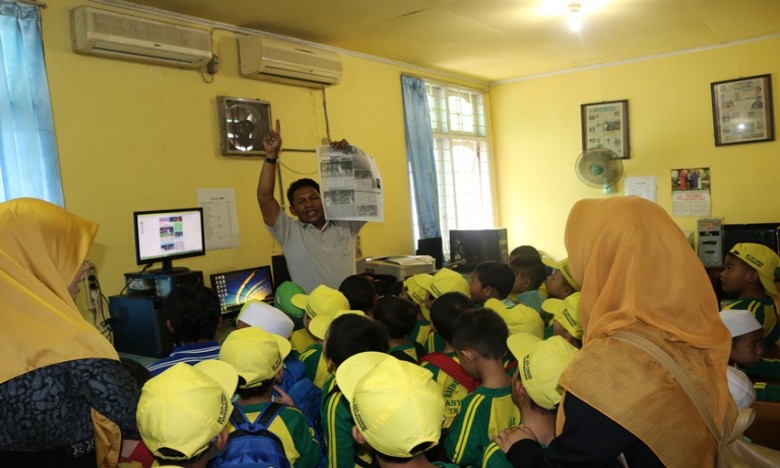 TK RA Asy Syauqi Tenggarong Kunjungi Dapur Redaksi Poskota Kaltim