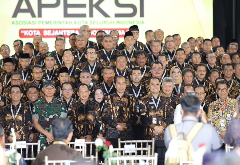 Rakernas APEKSI XVII: Jokowi Soroti Tantangan Perkotaan dan Solusi Transportasi Masa Depan
