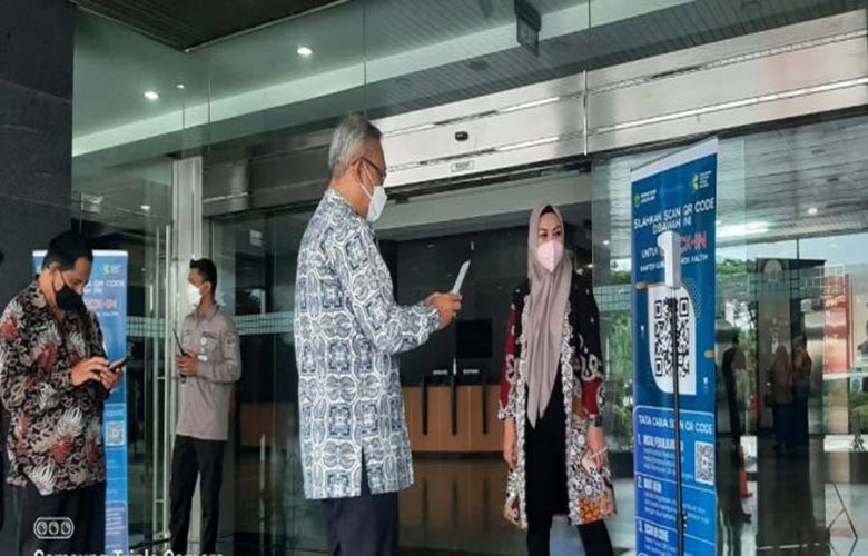 Masuk Kantor Gubernur Wajib Scan Peduli Lindungi