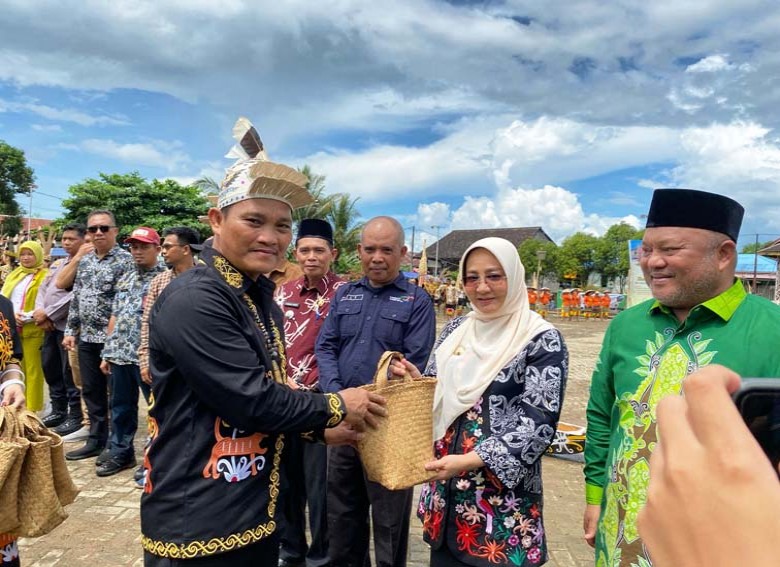 Festival Lesung Osap 2024 di Kampung Bena Baru Berlangsung Sukses, Bupati Berikan Apresiasi
