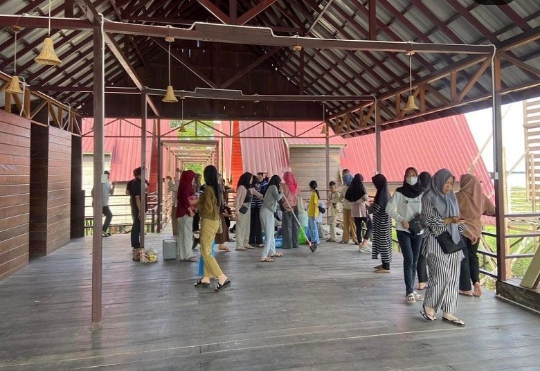 Pokdarwis Dikmalestari Sediakan Wisata Susur Danau Semayang