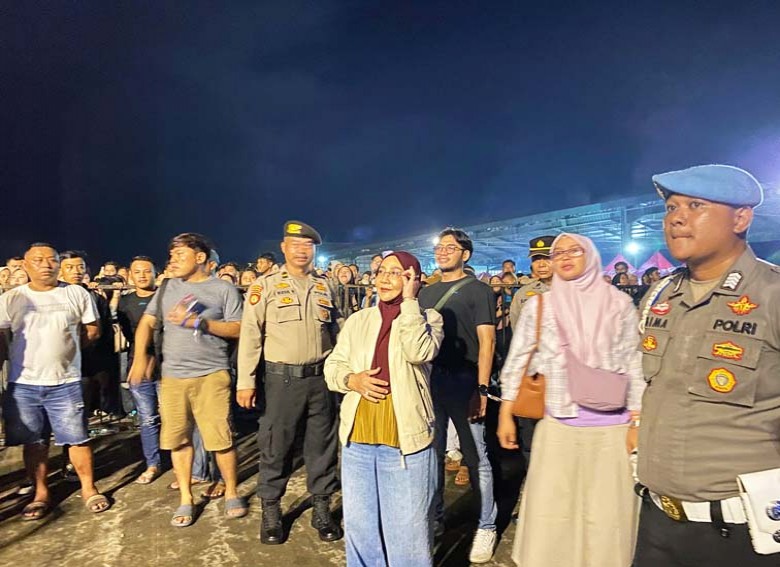Bupati Sri Juniarsih Hadir Meriahkan Pentas Dangdut di Malam Spesial Bersama Denny Caknan dan Opick
