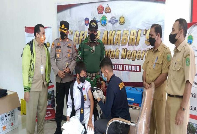 Ratusan Pelajar SMP di Tenggarong Ikuti Vaksin Covid-19