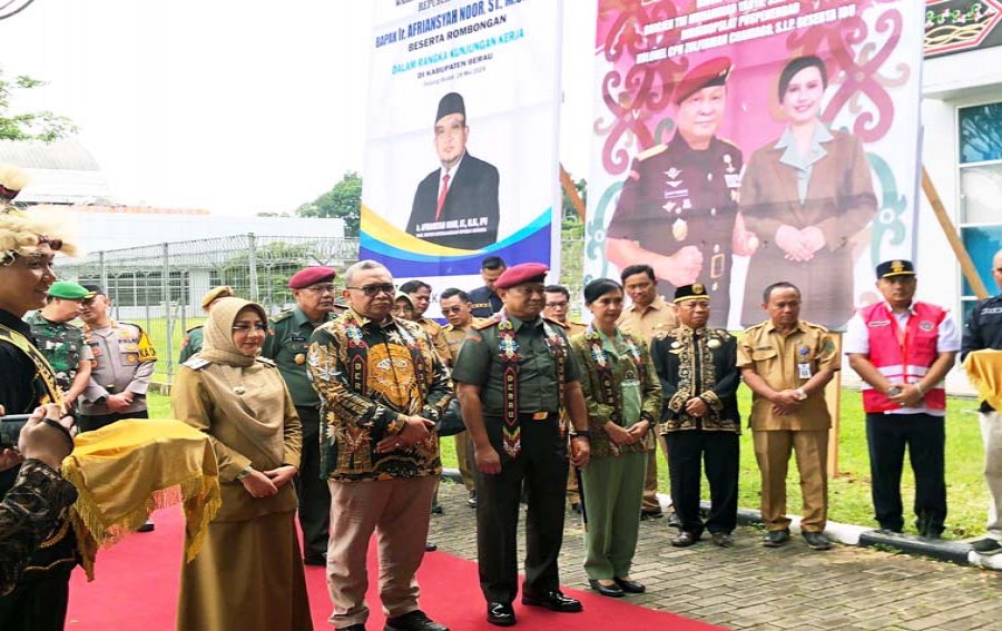 Kunjungan Kerja Wamen Ketenagakerjaan Afriansyah Noor di Berau