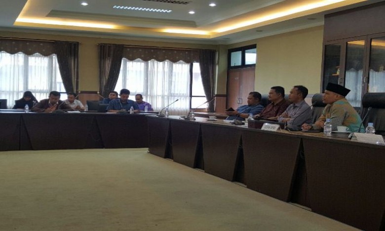 DPRD Dukung Relokasi dan Tertibkan Warung Kopi Pijat