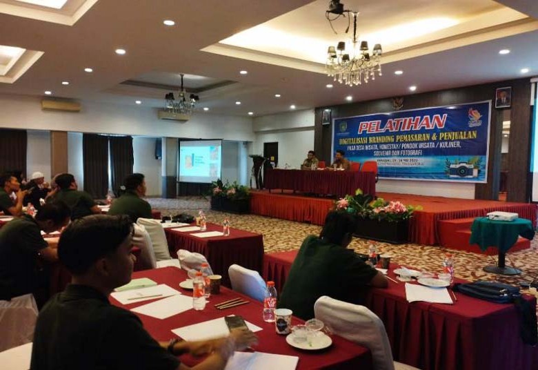 Tingkatkan SDM, Dispar Kukar Gelar Pelatihan Digital Branding Pemasaran dan Penjualan