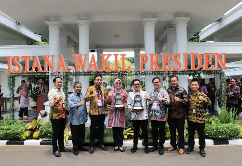 Pemprov Kaltim Terima Penghargaan Paritrana Award 2023, Sekda Sri Wahyuni Minta Kabupaten/Kota Komitmen Ciptakan Perlindungan Menyeluruh