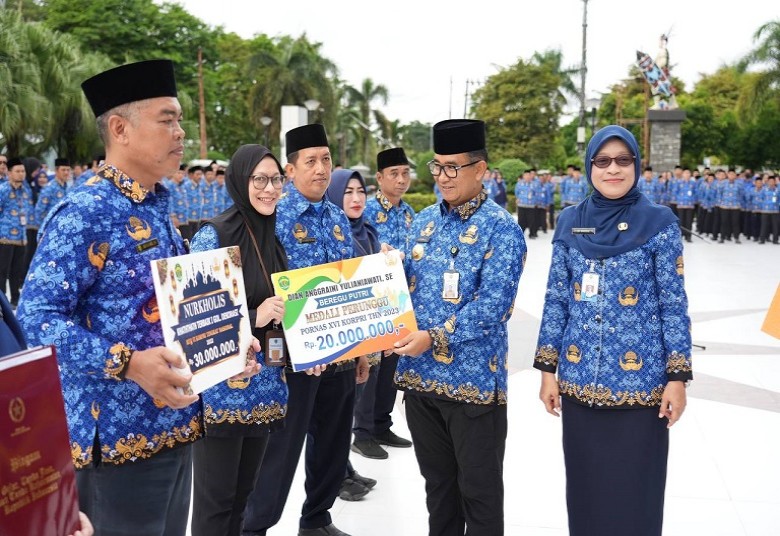 Pimpin Upacara HUT ke-52 Korpri, Pj Gubernur Ingatkan ASN dan Korpri Kedepankan Netralitas Di Tahun Politik