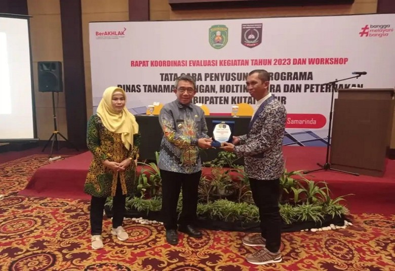 Bupati Kutim Minta Penyuluh Pertanian Tingkatkan Kualitas Programa