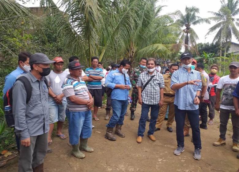 Bersama OPD Terkait, DPRD Tinjau Longsor Lahan di Manunggal Jaya