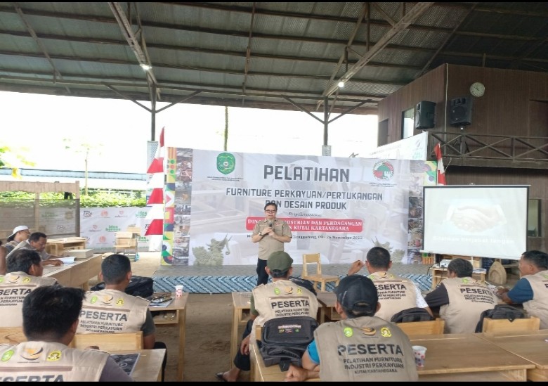 Disperindag Gelar Pelatihan Furniture Perkayuan dan Design Produk