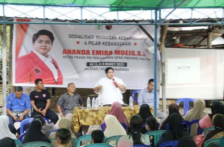 Antusiasme Warga Makroman Ikuti Agenda Sosialisasi Wawasan Kebangsaan Ananda Emira Moeis