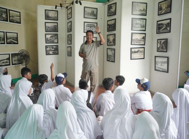 PT KPI Unit Balikpapan Terima Kunjungan 435 Siswa dan Guru SMP Negeri 4 Balikpapan di Rumah Dahor