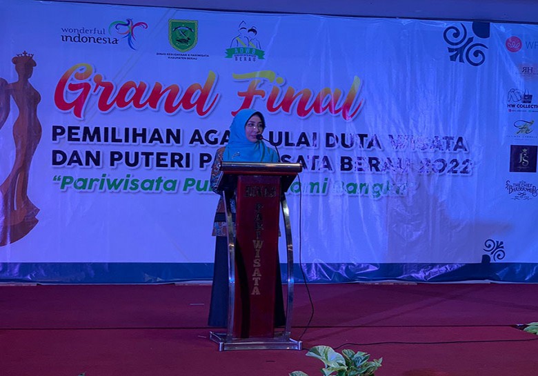 Muhammad Irvan Febrianto  dan Devi Meyleani Terpilih jadi Duta Wisata Berau 2022