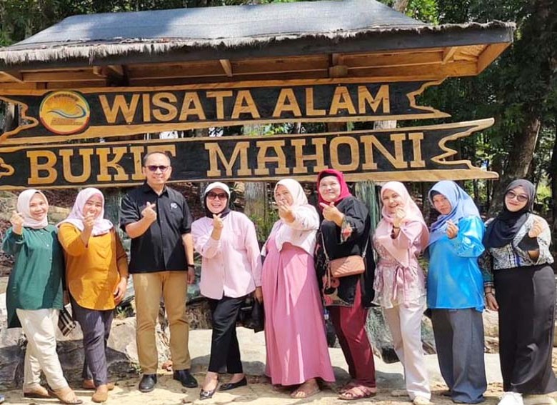 Wahana Sedot Madu Kelulut Menjadi Daya Tarik Wisata Bukit Mahoni