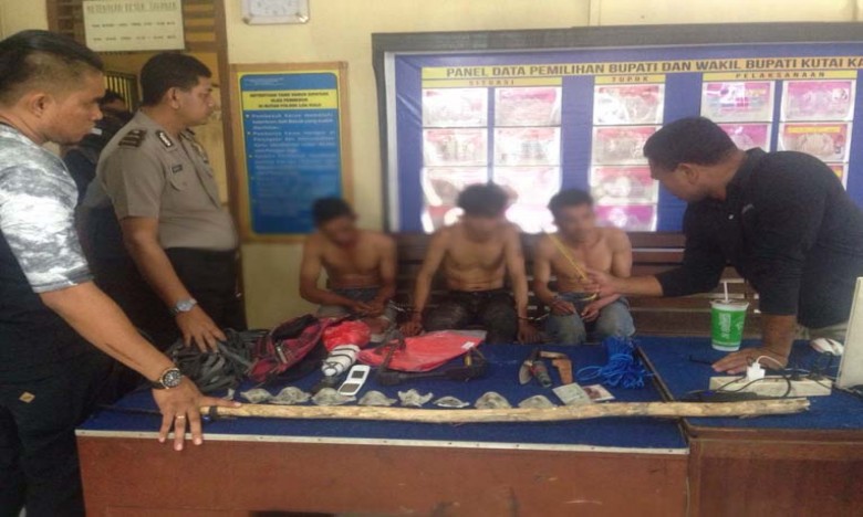 Dikeroyok Warga, 3 Pencuri Sarang Walet Nyaris Tewas