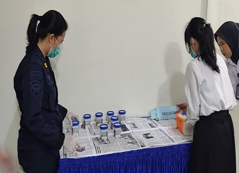 Ratusan Warga Binaan dan Petugas LPP Kelas IIA Tenggarong Jalani Tes Urine