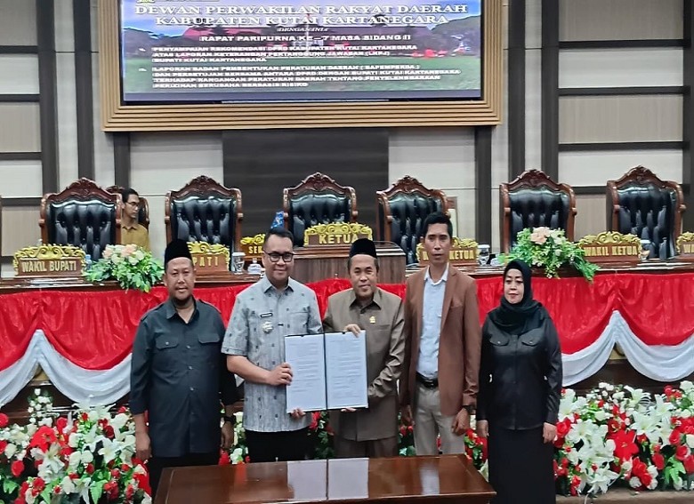 DPRD Kukar Sepakati Raperda Perizinan Berbasis Risiko Usai Sampaikan Rekomendasi LKPJ 2025